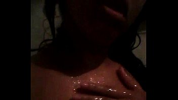 Preview 4 of Kendra Lust Foot Xxx Video - novinha no banho