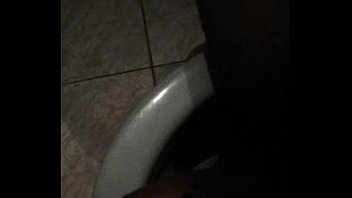 Preview 3 of Germain Orgy - gozando no banheiro 2