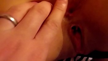 Preview 2 of Boydy In Paintys - Brunette Gerti aus Frankfurt hat sex in der wohnung