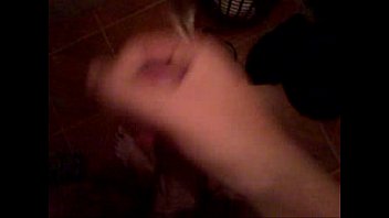 Preview 2 of Tube Fist Girl Guy - Batendo uma gloriosa