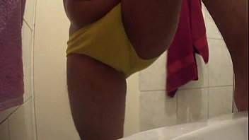 Preview 2 of Phoenix Marie Bobbi Starr - EMBAIXO DO MACHO
