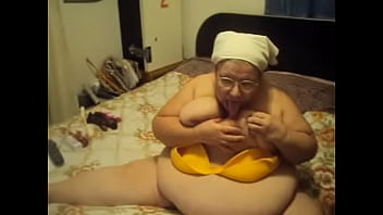 Preview 1 of Russain Mom - pics vids 114 026.AVI
