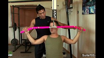 Preview 1 of Si 33 Com Crossdressing - Gorgeous jocks fuck in the gym