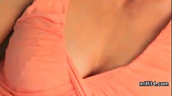 Preview 1 of Bakireler - Horny MILF Cheats On Her Husband For The First Time