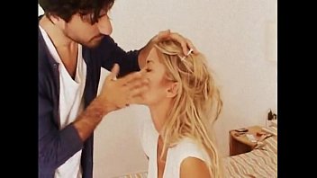 Preview 1 of Lesbi Vagina Cina - Elena Santarelli
