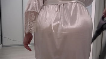 Preview 3 of Ass Job Video S - A home camera watches a mature housewife with a thick ass under a short robe and big boobs. Chubby MILF behind the scenes. PAWG.
