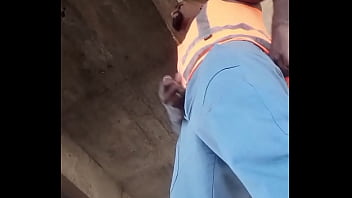 Preview 1 of Xxxthmil Hd - Trabalhador filma se masturbando na obra