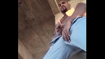 Preview 4 of Xxxthmil Hd - Trabalhador filma se masturbando na obra