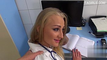 Preview 1 of Latina Milf First Porno Shoot - Amatoriale italiano best doggystyle