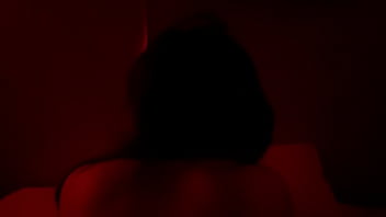 Preview 1 of Under Husbands Nose - me estai grabando cochino?