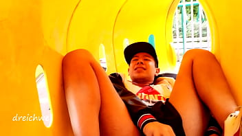Preview 3 of Bbbb Sexxxx - Sexo en los tubos del parque