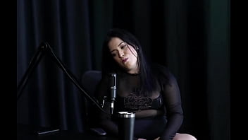 Preview 3 of Hot Checz Mature - Tem 128cm de bunda,  &eacute_ bissexual mas nem toda mulher lhe atrai,  e seu gosto de homem &eacute_ que tenha pau grande - Pri Melancia (SHEER/RED)