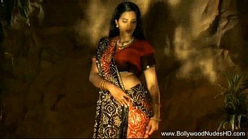 Preview 2 of 16 Vayathu - Bollywood Babe Is Ridiculously Hot