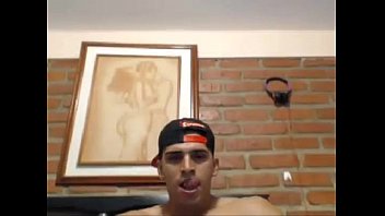 Preview 4 of Virgenes Vaginales - Colombiano juega por cam para ti