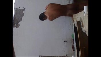 Preview 2 of Real Homemade Cuckold Fail - jose carlos mostrando o corpo