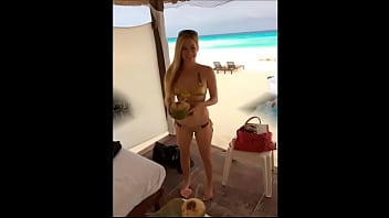 Preview 3 of Indian Wet Creamy Pussy - avril lavigne sexy imagens