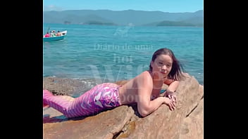 Preview 1 of Shoplifting Porn Sex - Sereia asi&aacute_tica &eacute_ encontrada por 2 pescadores e neg&atilde_o roludo destruiu o cuzinho da safada e ainda encheu de leite - John Coffee