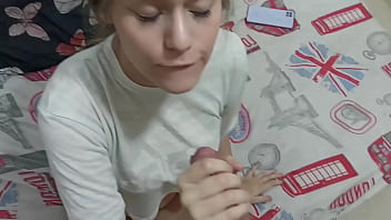Preview 1 of Indian Oldman Big Cock Fuck - Mi peque&ntilde_a hermanastra me pide que la caliente con una dura cogida por el culo porque tiene mucho frio. Le echo mi leche en su estomago.