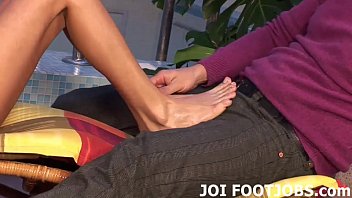 Preview 2 of Kinnr Sxe Vidio - I want your hot cum all over my feet