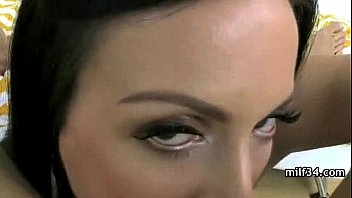 Preview 3 of Indian Am Yalat Yor - Hot Cougar Blows a Big Dick