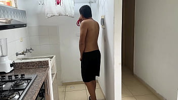 Preview 1 of Boornoi Kino - Mi sexi culona hermanastra me sorprende con su panti,  la muy cachonda me chupa mi rica polla y me pide que se la meta por su apretado culo.