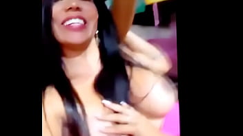 Preview 1 of Mxicana Gritona - Lesbians