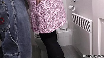 Preview 3 of Garmi Xxx Com - BBW tourist picked up and fucked in the public restroom