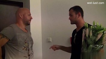 Preview 1 of Bush Beeg Next - slut cum kiss