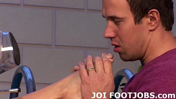 Preview 2 of Sexy Moveis Katreena Kaif Ka - Jerk off with my feet in your face