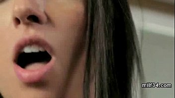 Preview 1 of Mne Kazhetsya Ne Pohudet - Horny MILF Fucks A Cock And The Bed