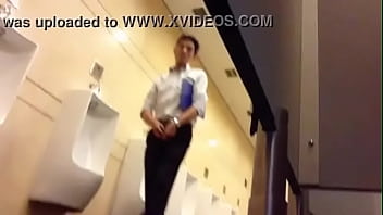 Preview 3 of Wanking Over Sis - anh văn ph&ograve_ng sục cu trong toilet vincom