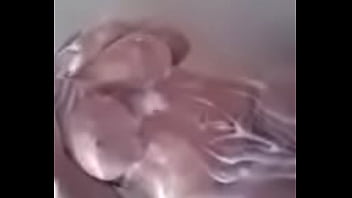 Preview 2 of Woman Oil Malis - Video.MOV