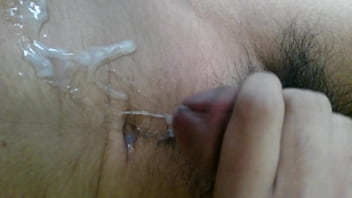 Preview 3 of Allevatori - Jovencito se masturba y se viene rico!!