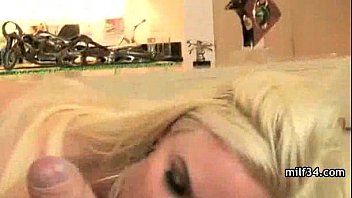 Preview 4 of Anal Che - Horny milf fucked and jizzed on at home