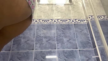 Preview 2 of Club Vip Orgy - CULO GRANDE GRABADO POR CAMARA AMATEUR HABITACION DE CRIADA