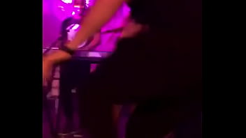 Preview 1 of Tia En El Bano - Gringa  loca en concierto
