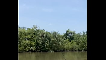 Preview 4 of Lucinta Luna Sexs - Pescando usando shorts curtinho