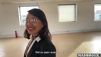 Preview 2 of Creampie Chubby - A Real Estate Agent Fucked During A Visit And In the Toilet To Sell Her Property !!!