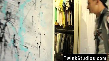 Preview 1 of Mp3vides - Hot twink Dylan is blessed to bend over and take Ashton&#039_s knob into