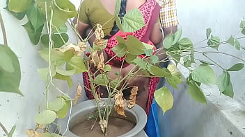 Preview 1 of Xnxx Priynka Karki - indian house woife sex with house woner homemade