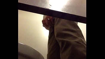 Preview 4 of Sierilanka Sex - quay len toilet vincom.MOV