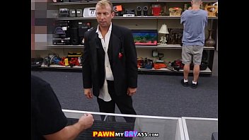 Preview 1 of Sexesexe - Threesome in the pawnshop with a horny bridesgroom