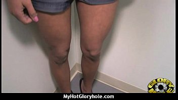 Preview 1 of 10mb Fuck Video - Ebony teen shows off her blowjob skills at gloryhole 10