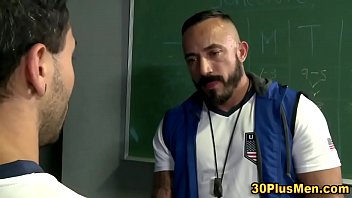 Preview 2 of Xxxxxxx Purn Mp3 - Fucked bear shoots cum