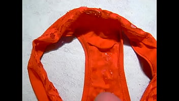 Preview 1 of Ensest Game - roter Slip mit Sperma.AVI