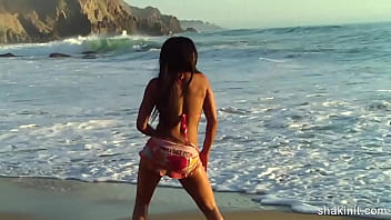 Preview 2 of Adult Talent - hottie shakin her booty on a public beach