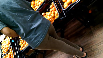 Preview 4 of Beautiful Tits And Vergen - Buen culo en el supermercado