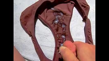Preview 4 of Virgenes Xxx Teniendo Orgasmo - cum in her panty