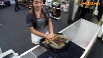 Preview 1 of 11 Year Ladki Hindi Me - Amateur brunette college girl exchanged her twat for cash