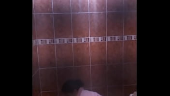 Preview 2 of Porn Kerela Vedeos - La guarra de mi prima buenota en el ba&ntilde_o